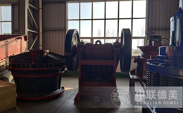 冲击破碎机原理视频